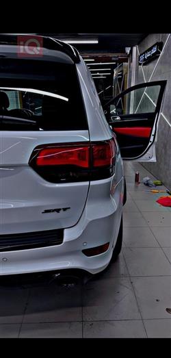 جیپ گراند شیرۆکی